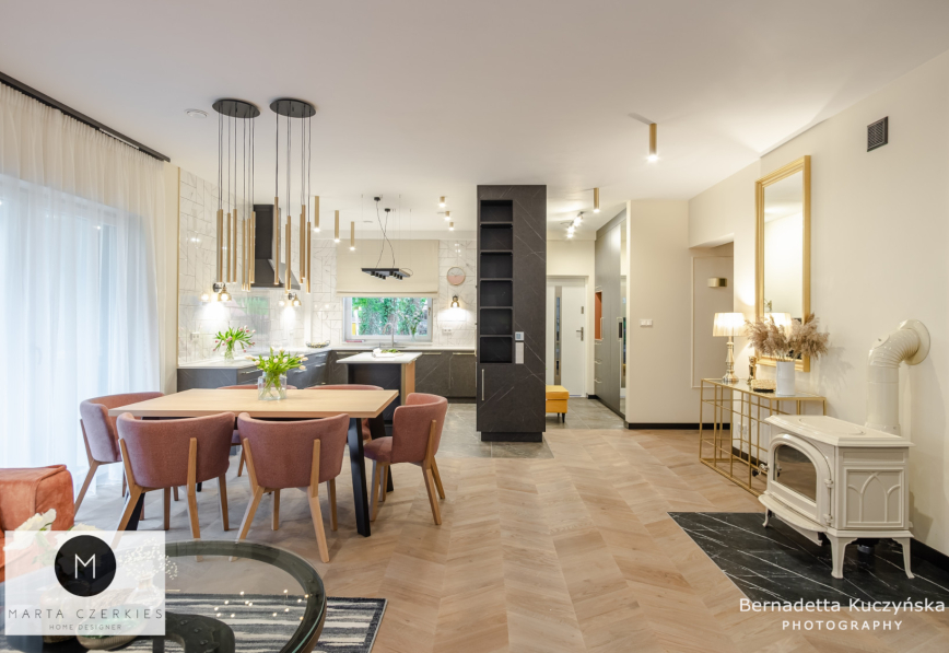 Otwarta-przestrzen-w-eklektycznym-wydaniu-projektu-Marty-Czerkies-2.jpg